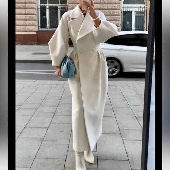 Black / ivory thick luxurious long puff sleeve double breasted trench coat - Picture 4 of 7